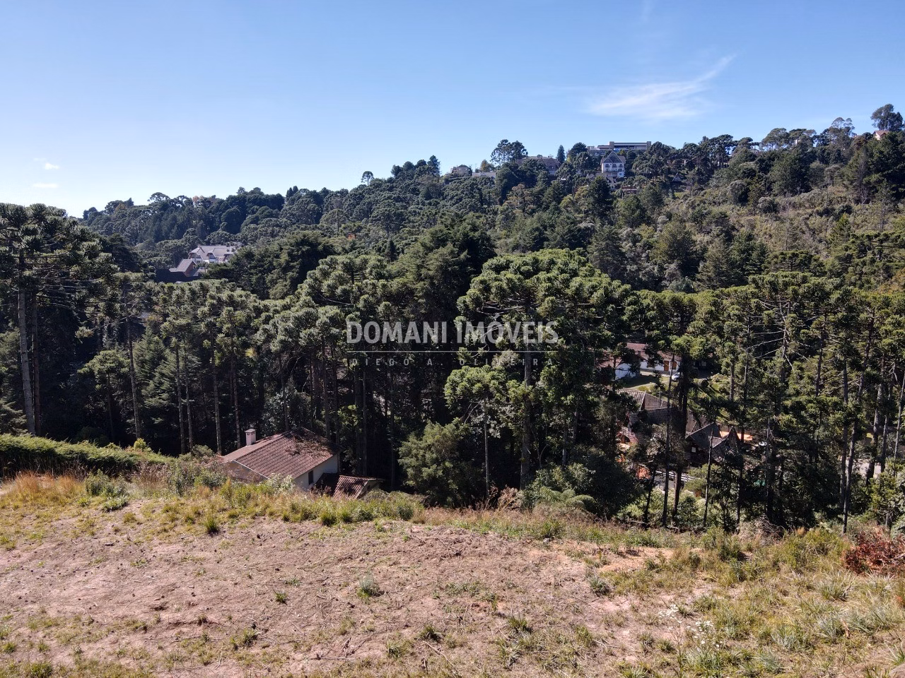 Terreno de 2,760 m² em Campos do Jordão, SP