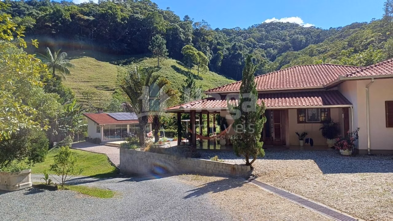 Casa de 230 m² em Nova Trento, SC