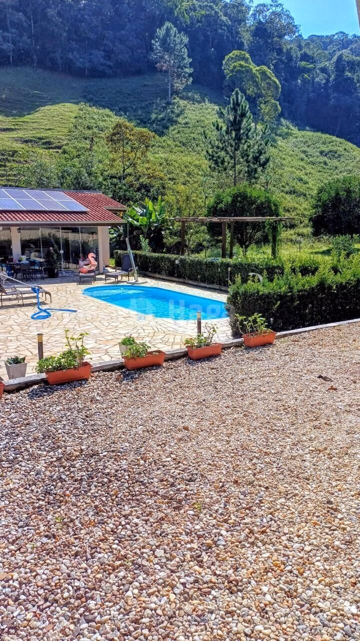 Casa de 230 m² em Nova Trento, SC