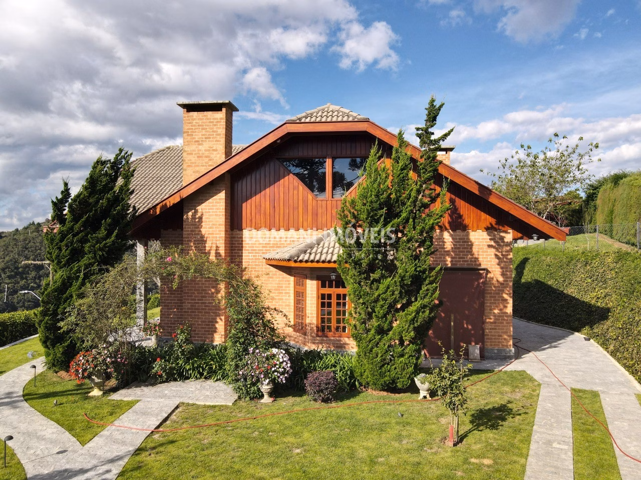 House of 1,090 m² in Campos do Jordão, SP, Brazil