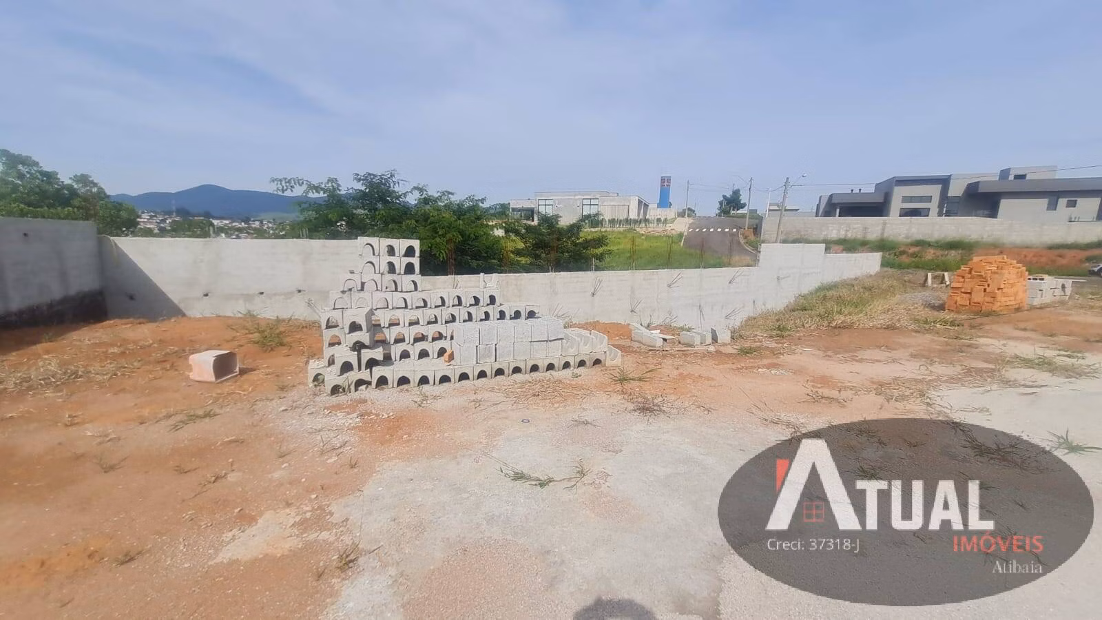Terreno de 713 m² em Bom Jesus dos Perdões, SP