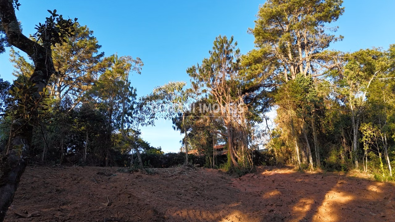 Terreno de 2.280 m² em Campos do Jordão, SP