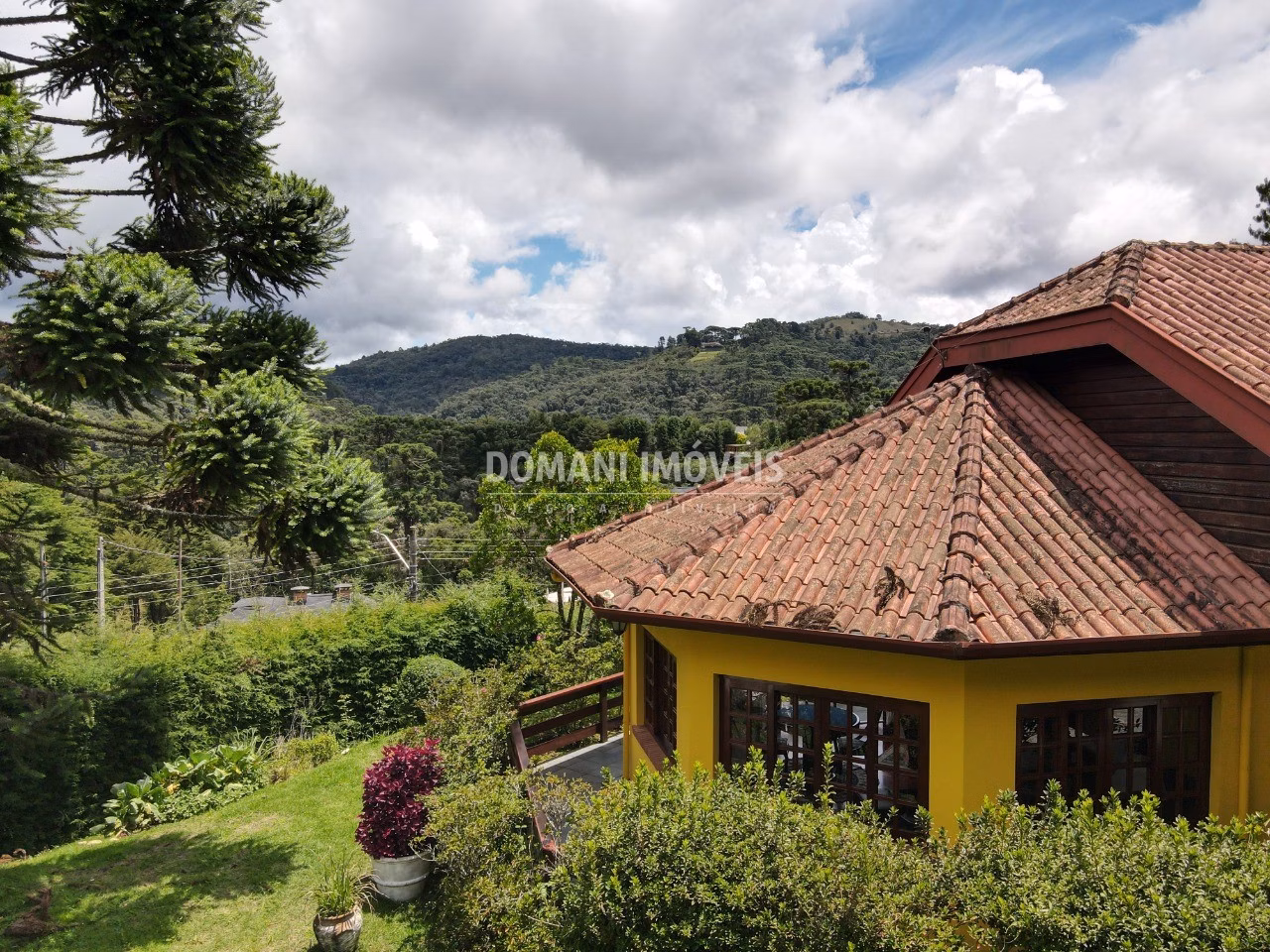 Casa de 1.010 m² em Campos do Jordão, SP