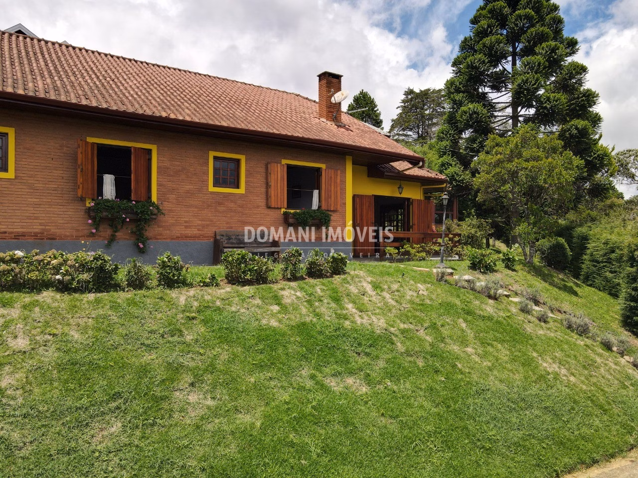 Casa de 1.010 m² em Campos do Jordão, SP