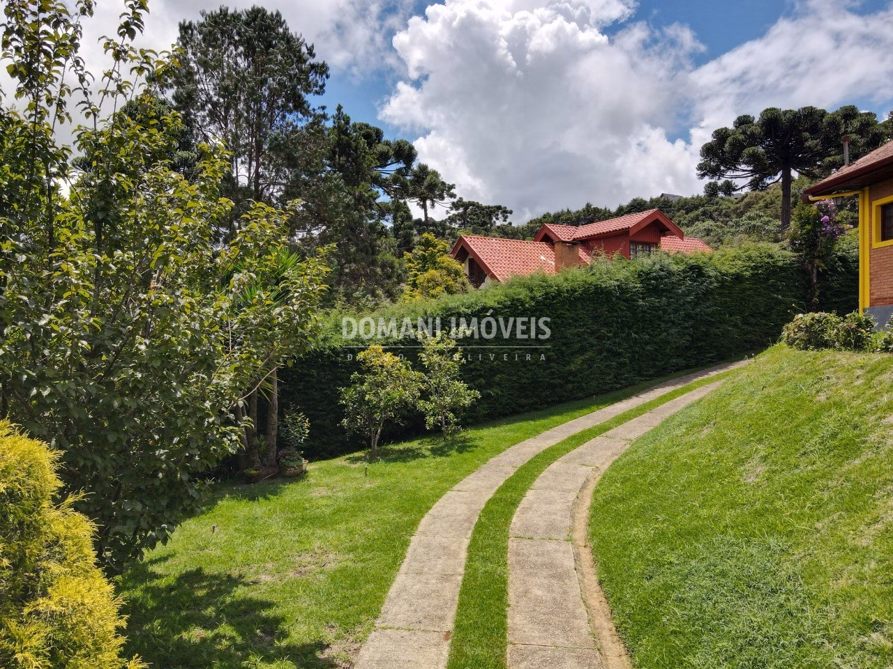Casa de 1.010 m² em Campos do Jordão, SP