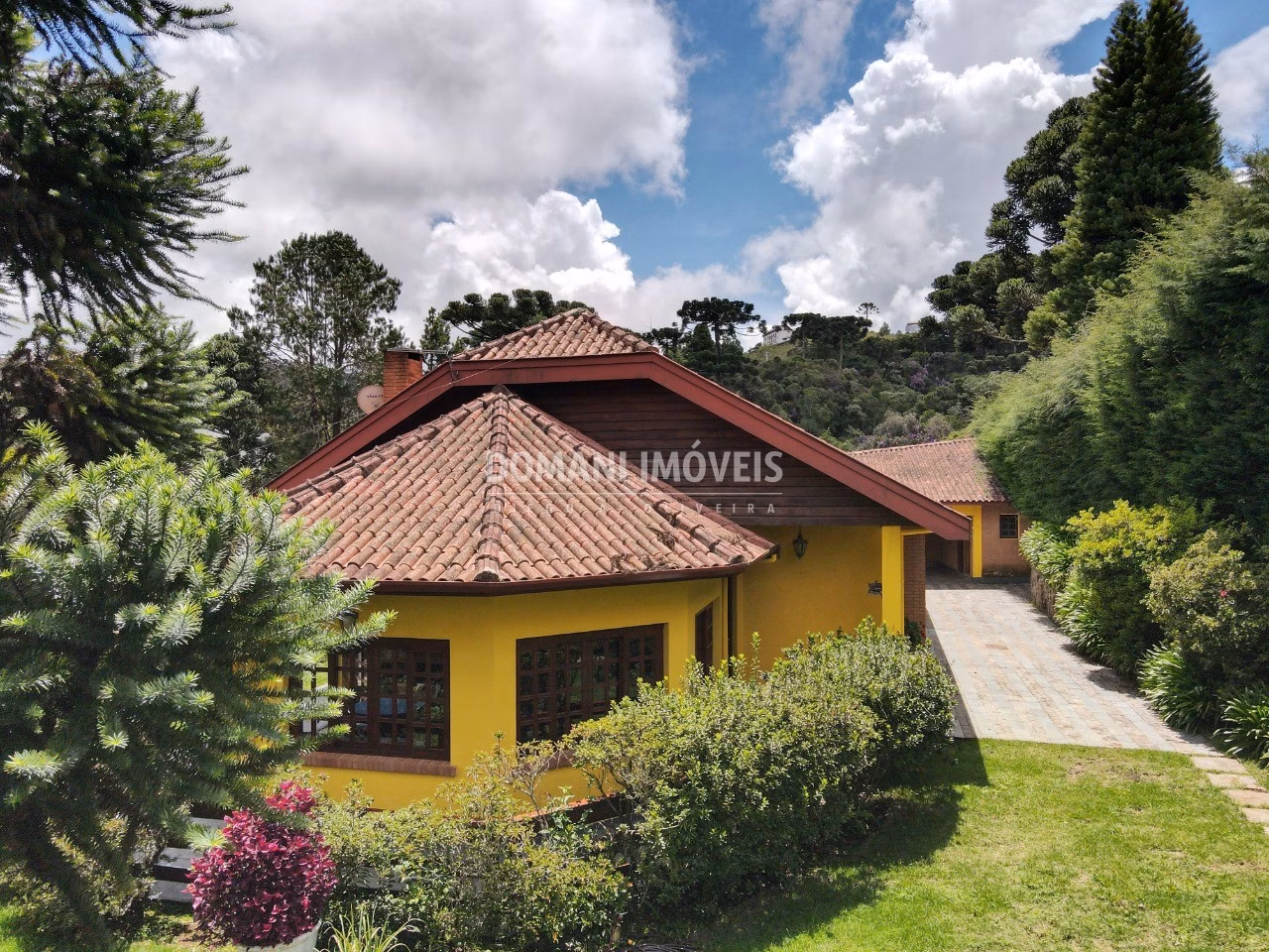 Casa de 1.010 m² em Campos do Jordão, SP