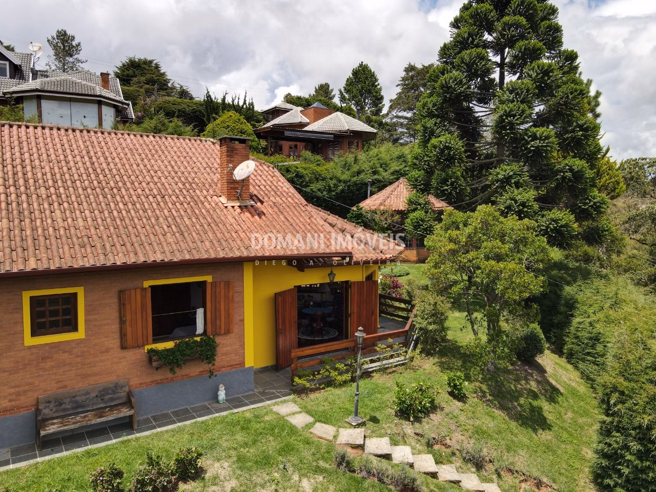 Casa de 1.010 m² em Campos do Jordão, SP