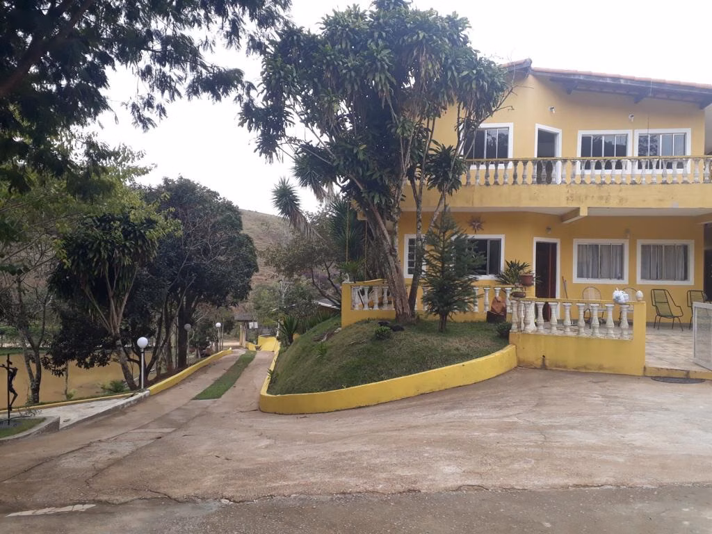 Small farm of 12 acres in São José dos Campos, SP, Brazil