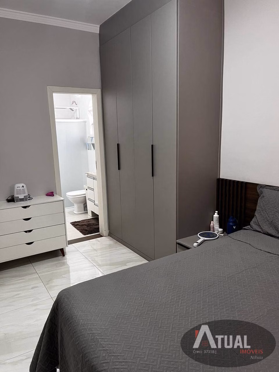 Casa de 300 m² em Mairiporã, SP