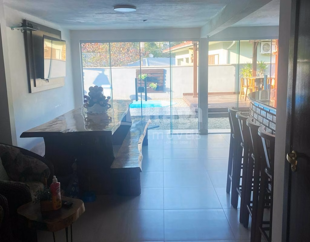 Casa de 3.159 m² em Brusque, SC