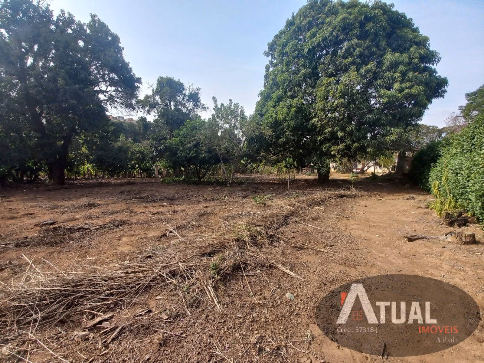 Terreno de 1.052 m² em Atibaia, SP