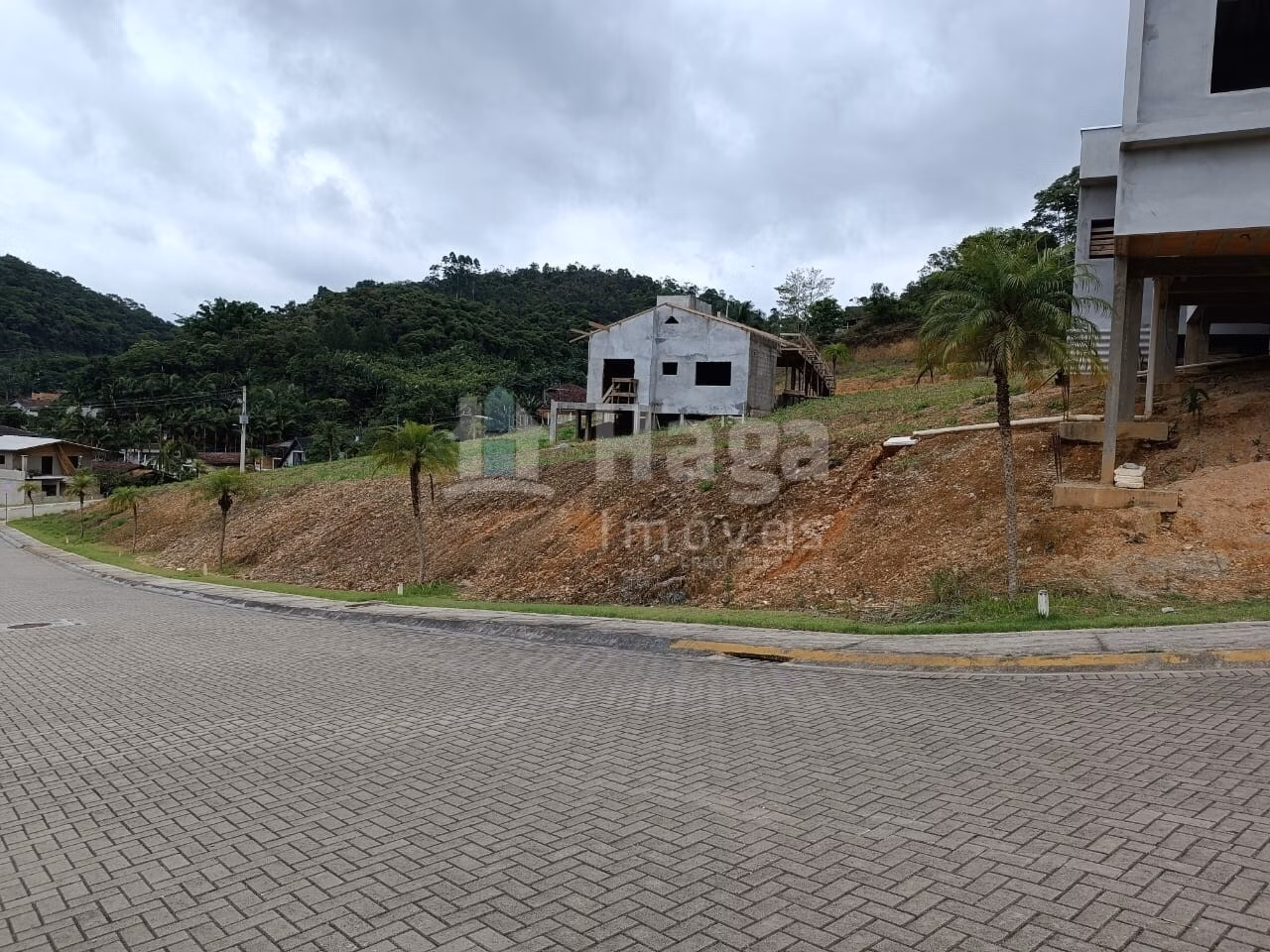Terreno de 248 m² em Brusque, SC