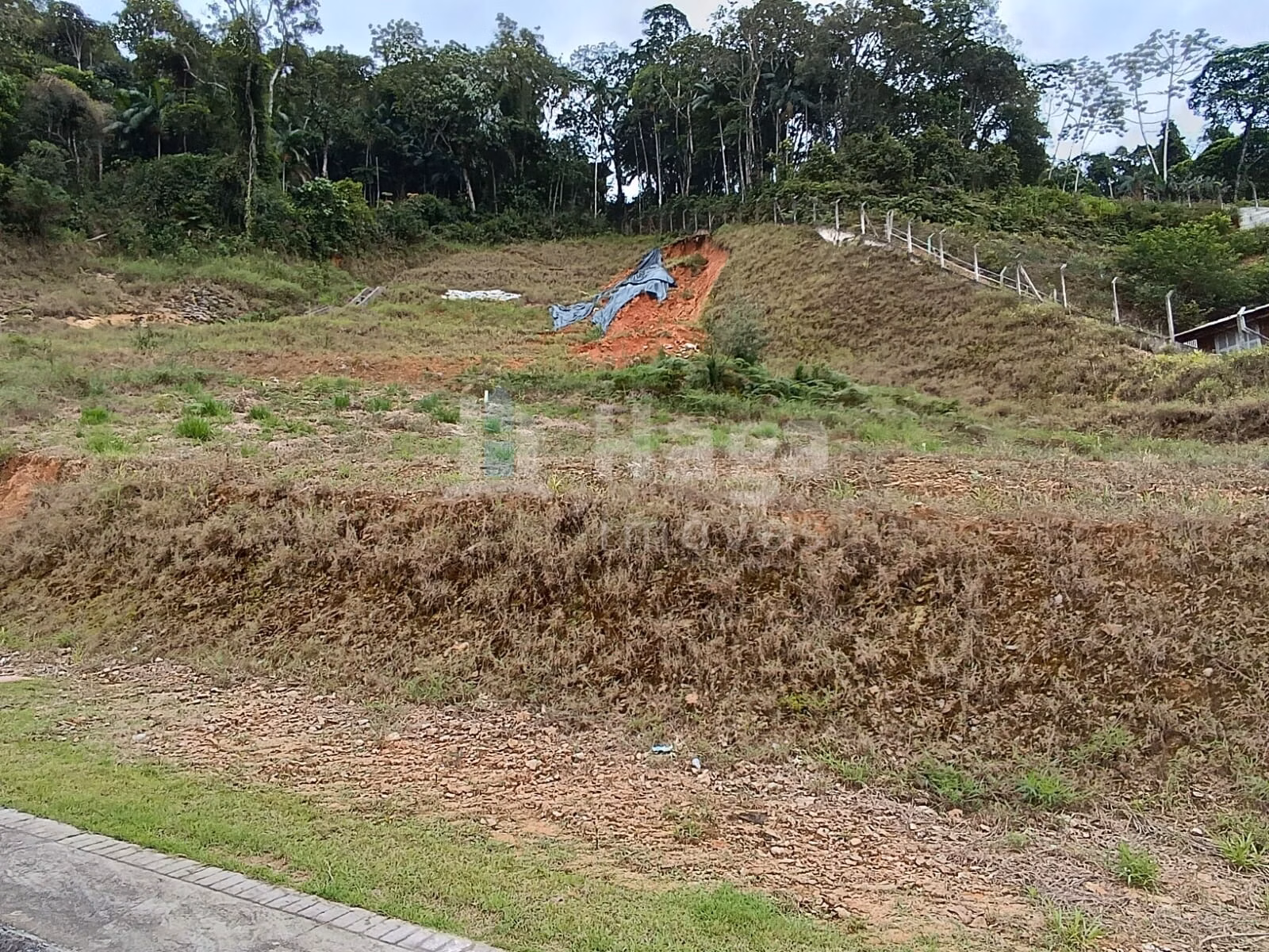 Terreno de 248 m² em Brusque, SC