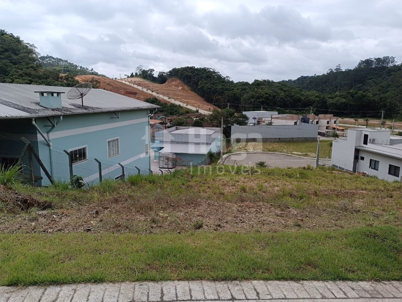 Terreno de 248 m² em Brusque, SC