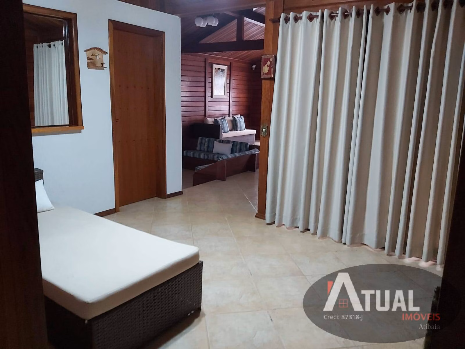 Casa de 1.521 m² em Piracaia, SP
