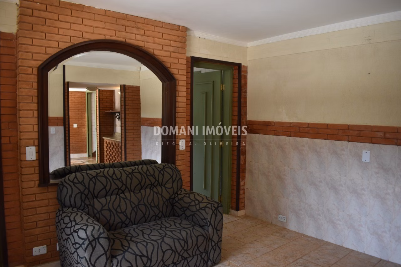 Casa de 3,450 m² em Campos do Jordão, SP
