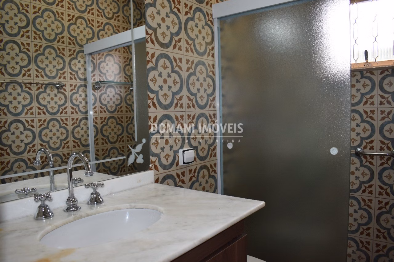 Casa de 3,450 m² em Campos do Jordão, SP