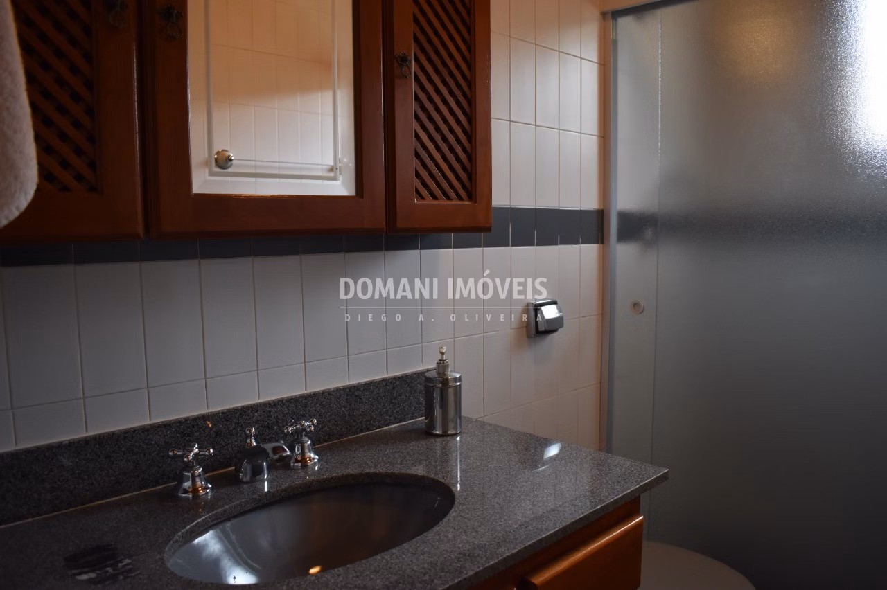Casa de 3,450 m² em Campos do Jordão, SP