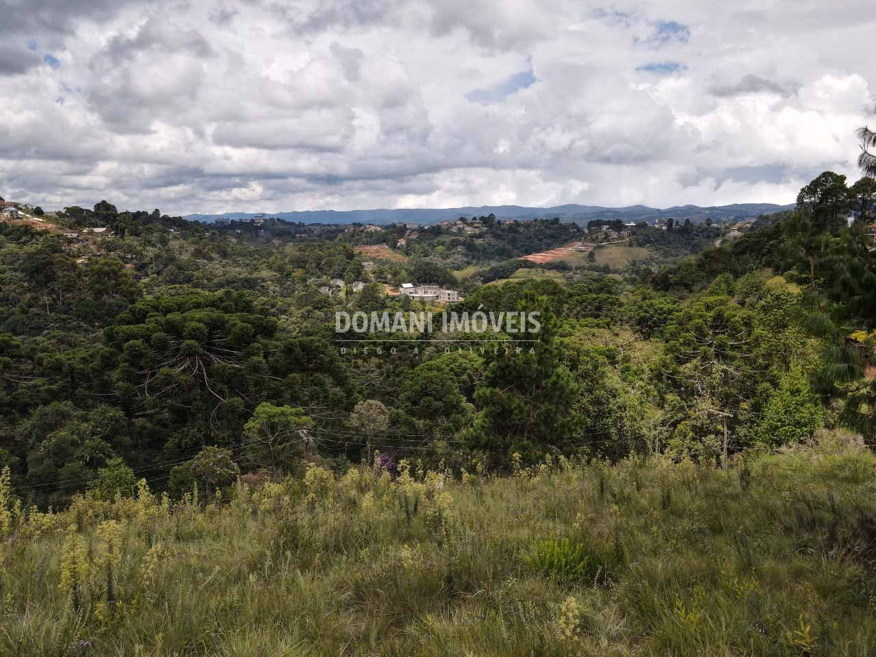 Terreno de 2.080 m² em Campos do Jordão, SP