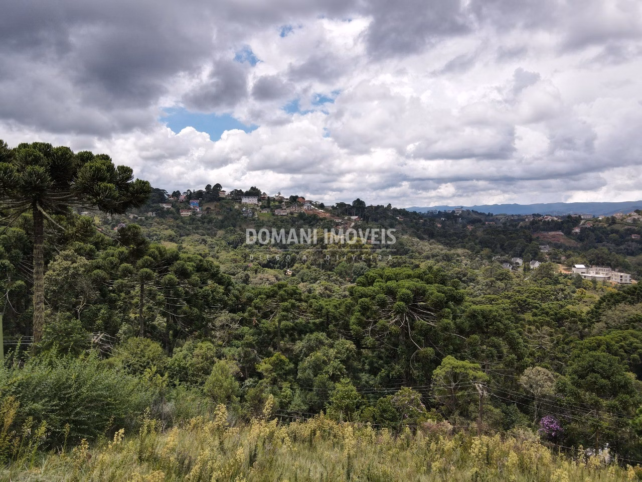 Terreno de 2.080 m² em Campos do Jordão, SP