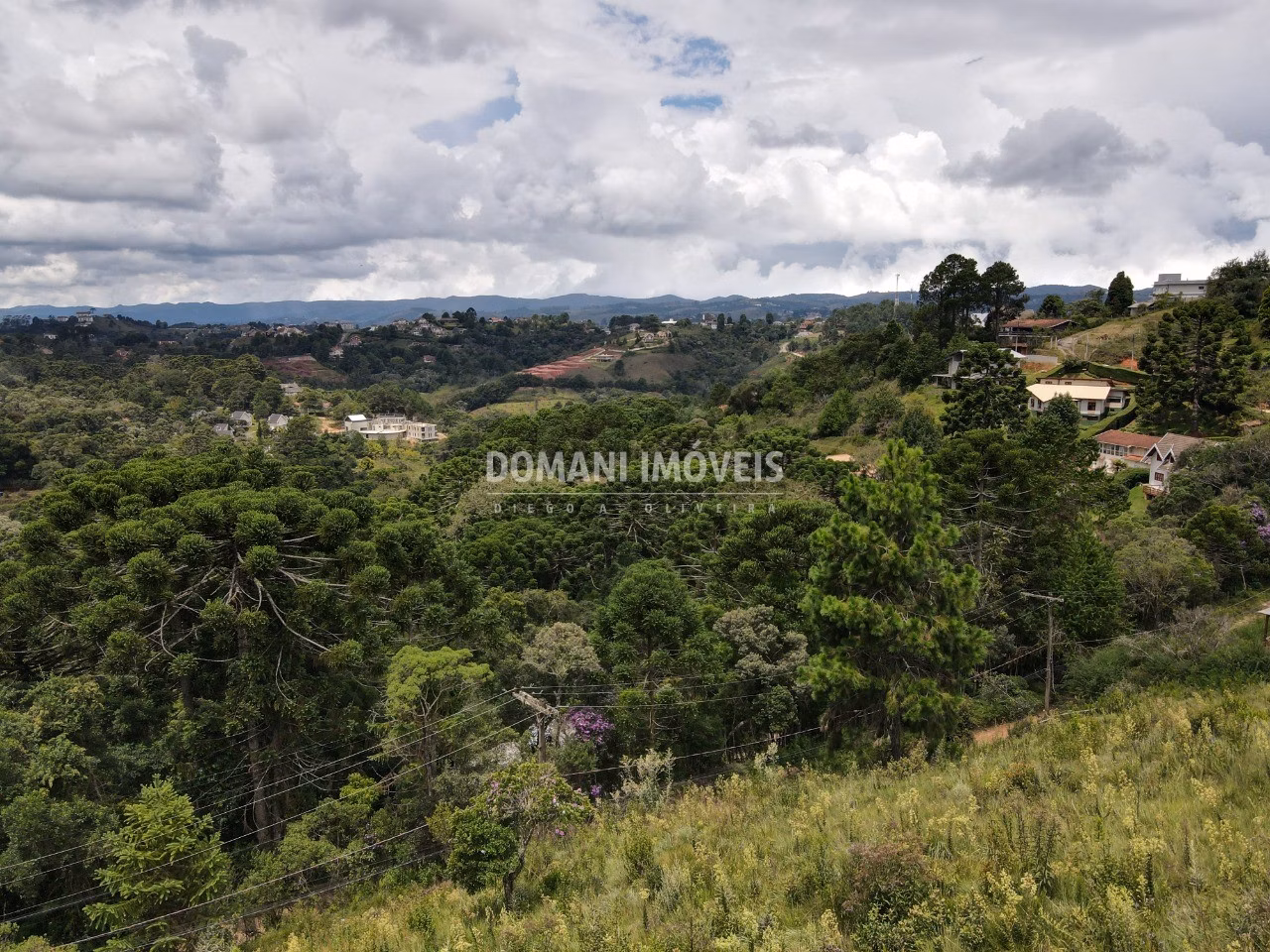 Terreno de 2.080 m² em Campos do Jordão, SP