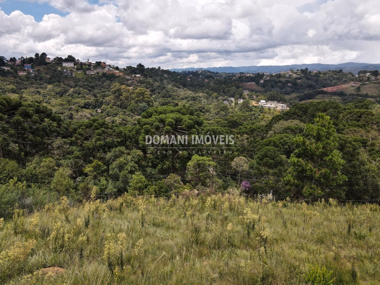 Terreno de 2.080 m² em Campos do Jordão, SP