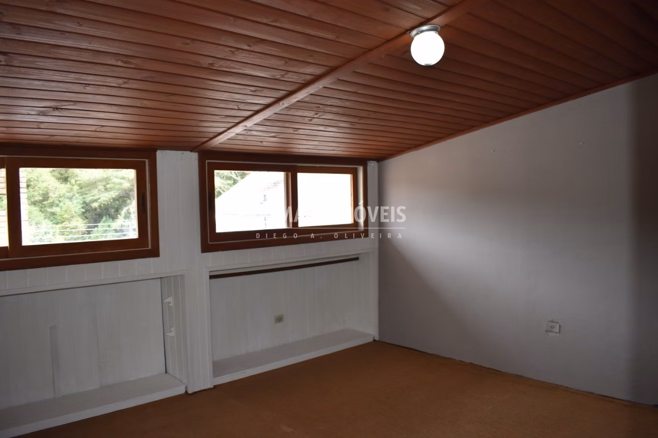 Casa de 490 m² em Campos do Jordão, SP