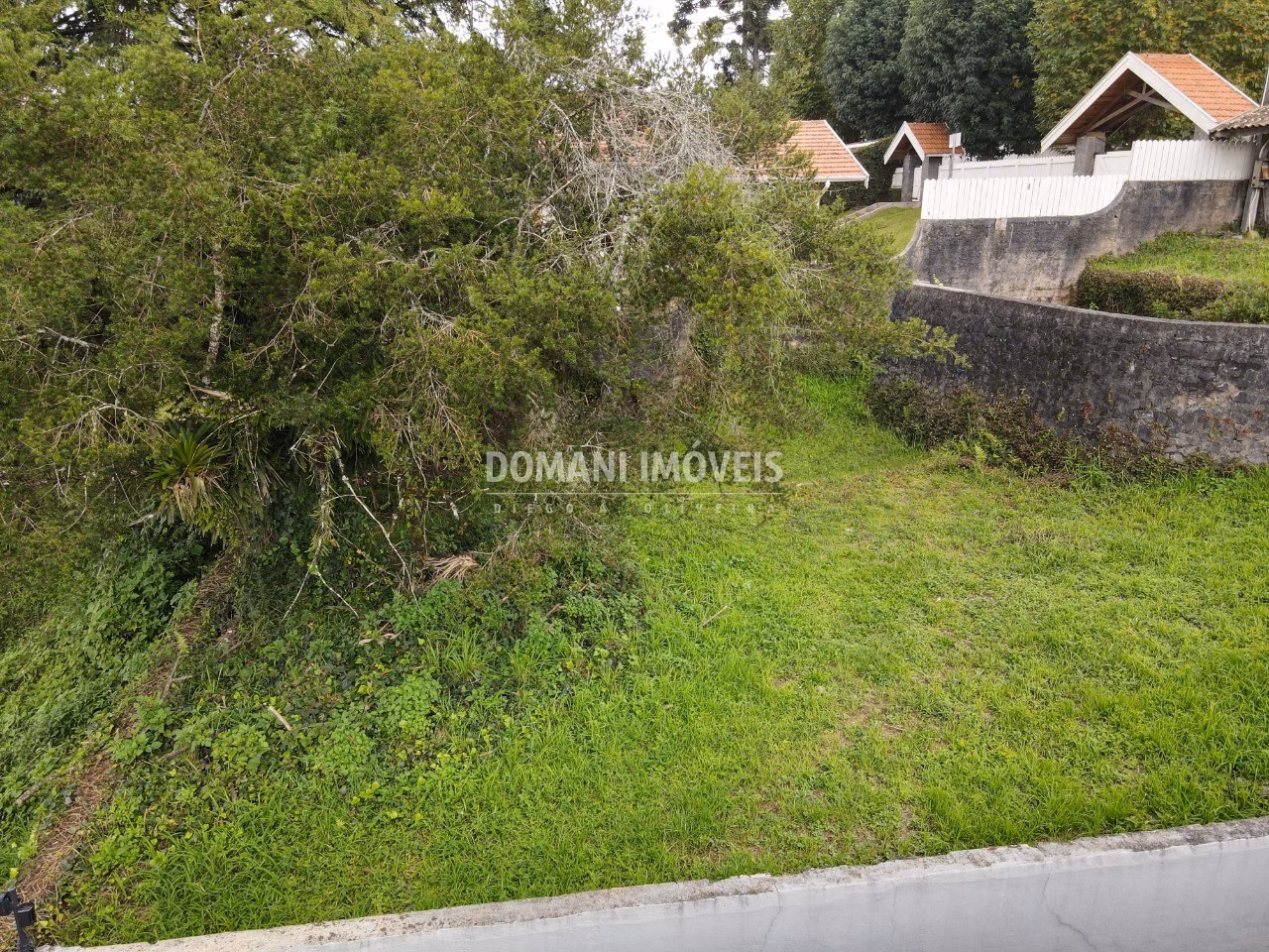 Terreno de 420 m² em Campos do Jordão, SP