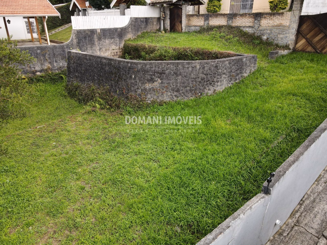 Terreno de 420 m² em Campos do Jordão, SP