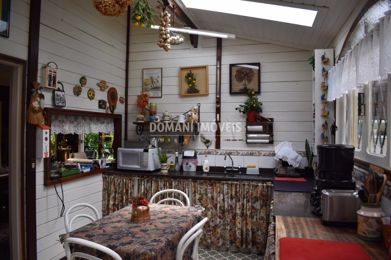 Casa de 1.060 m² em Campos do Jordão, SP