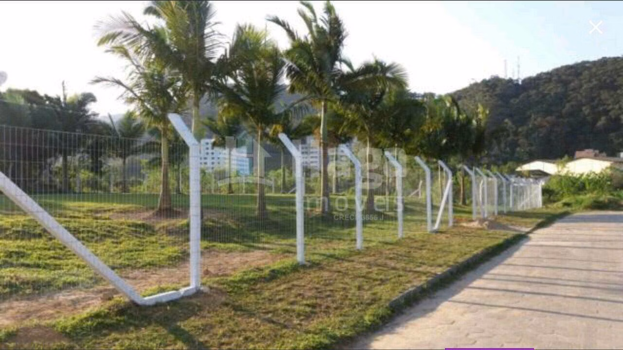 Terreno de 1.053 m² em Brusque, SC