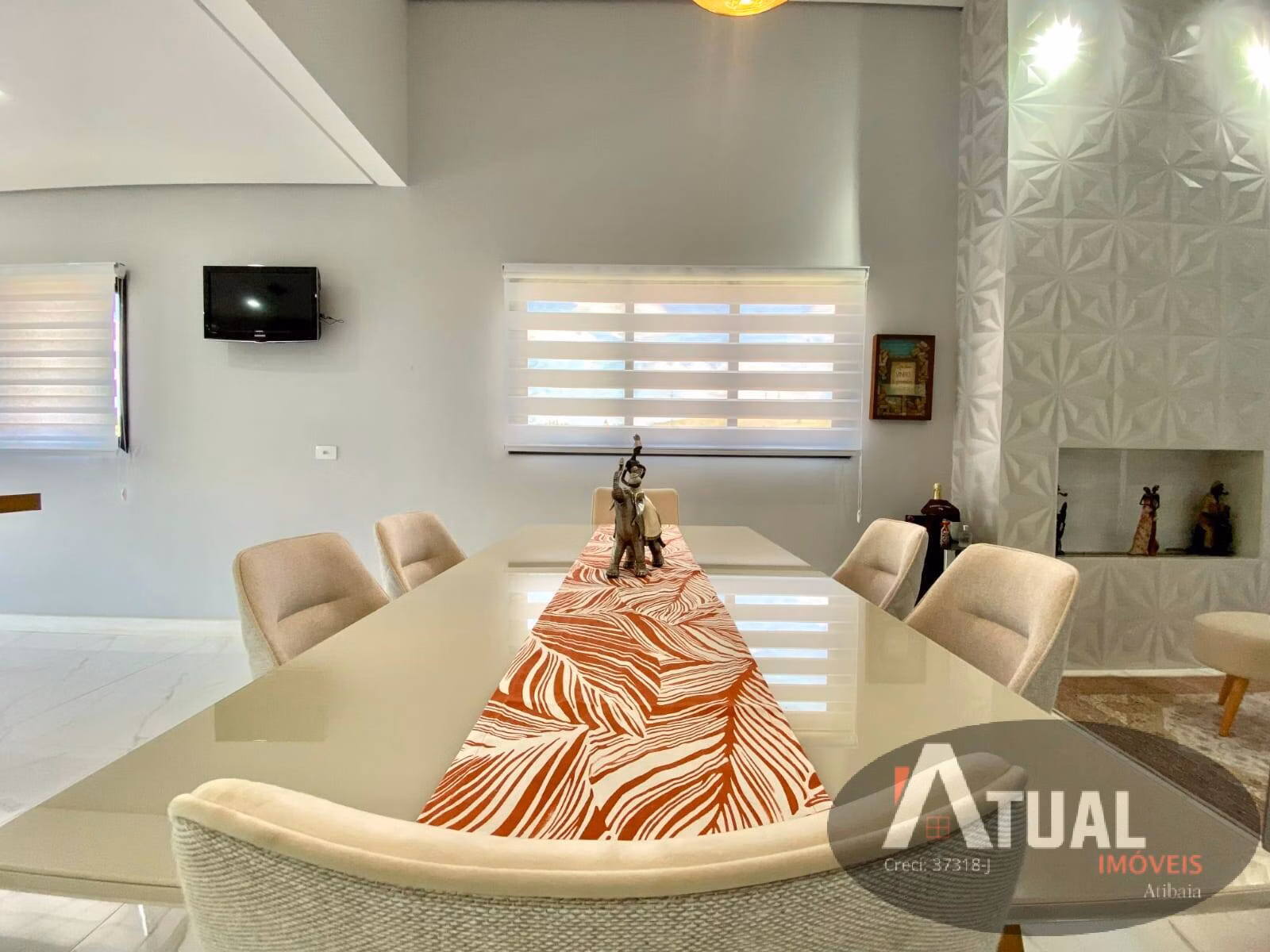 Casa de 480 m² em Piracaia, SP