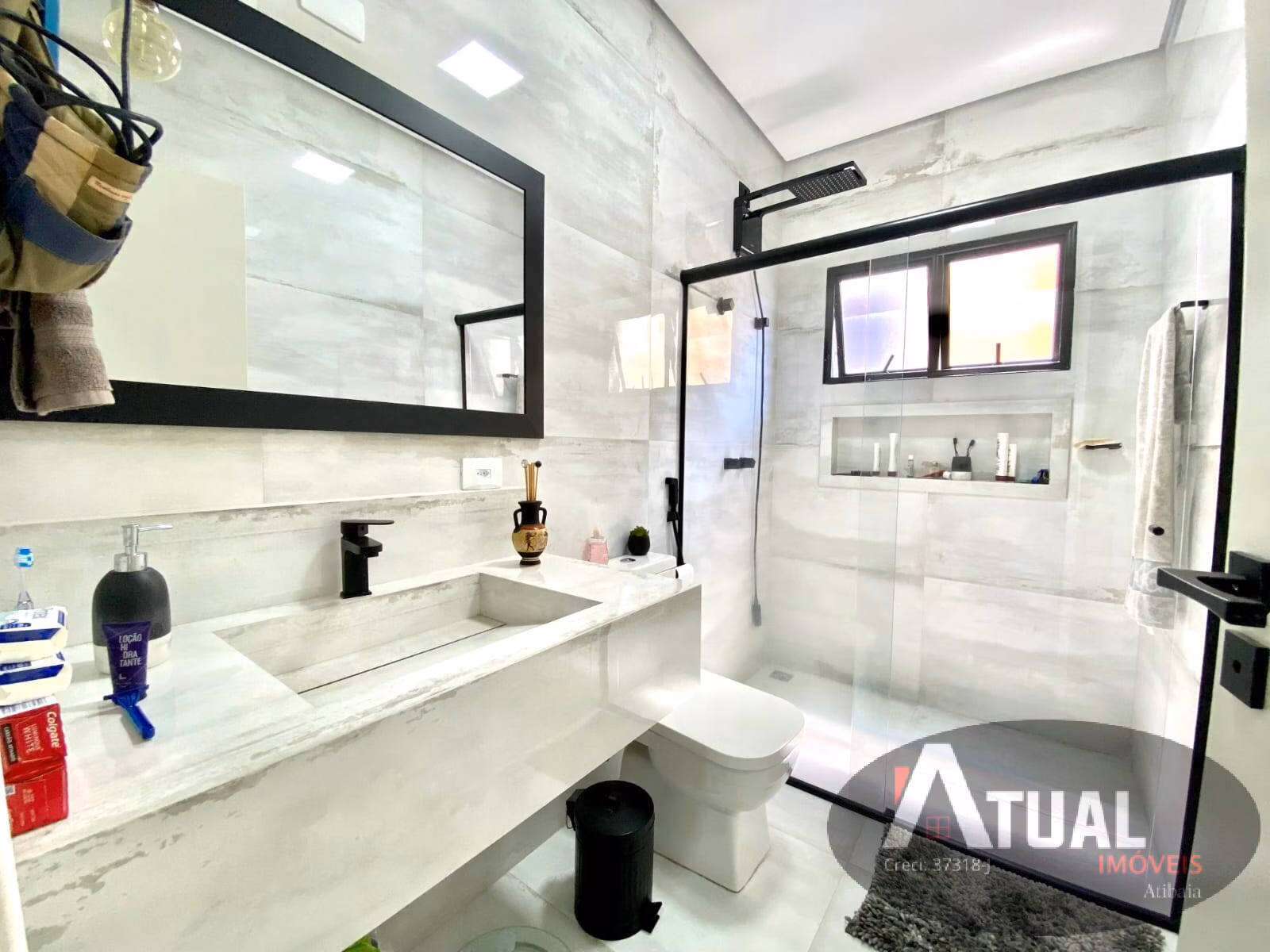 Casa de 480 m² em Piracaia, SP