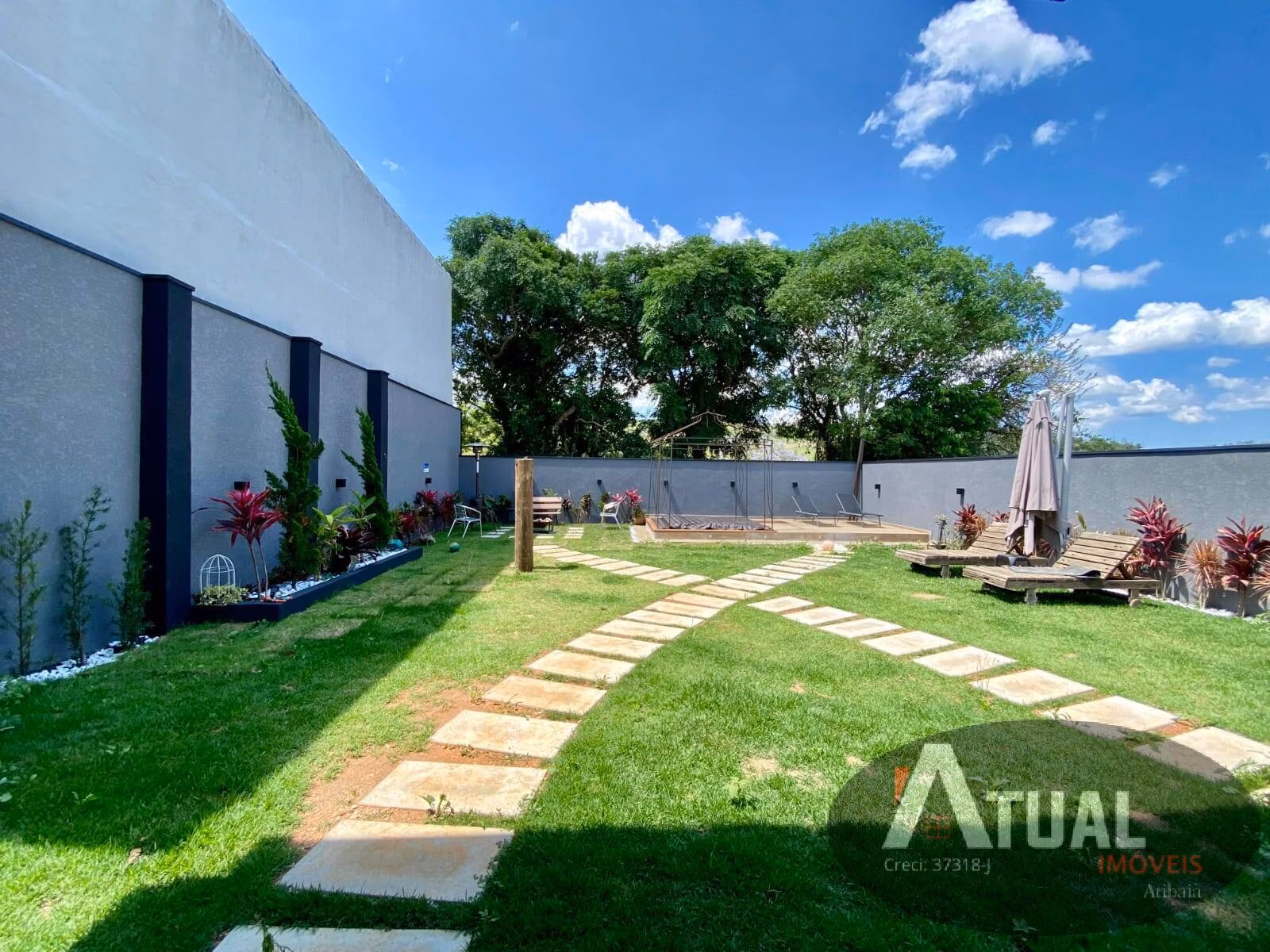 Casa de 480 m² em Piracaia, SP