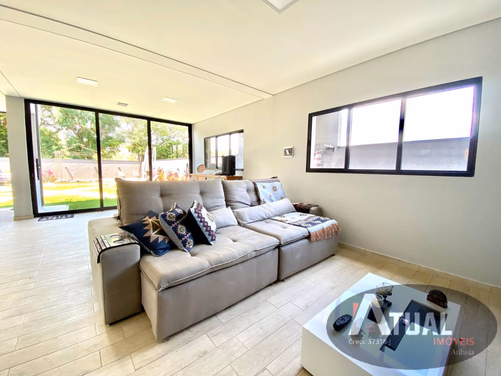 Casa de 480 m² em Piracaia, SP