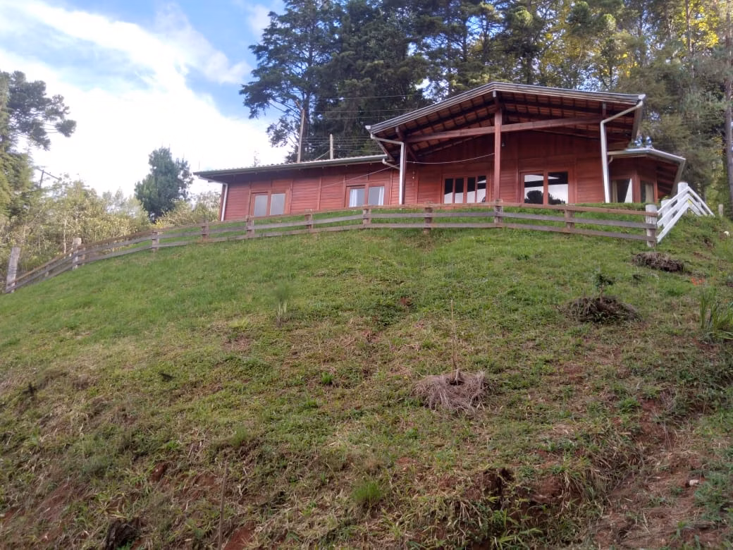 Chácara de 3.243 m² em Campos do Jordão, SP