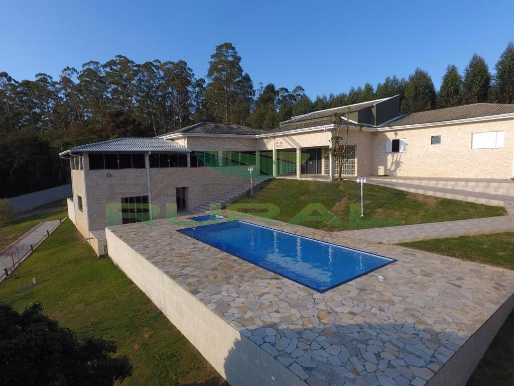 Chácara de 4.000 m² em Guararema, SP