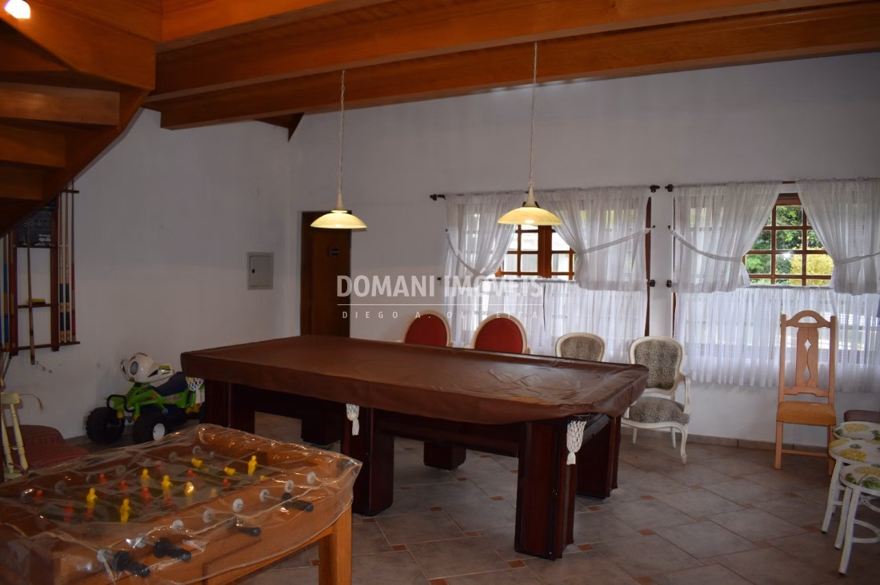 Casa de 1.015 m² em Campos do Jordão, SP