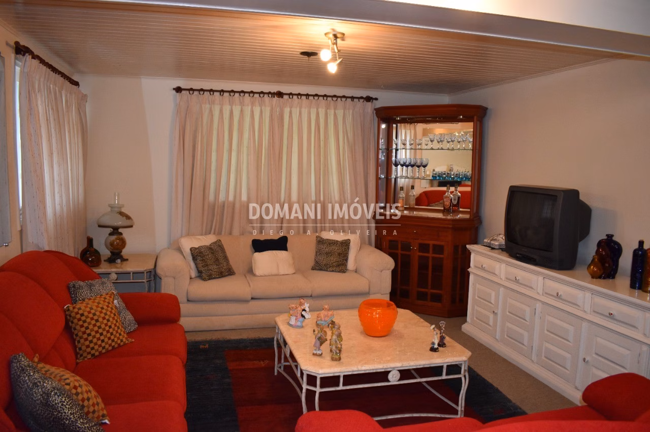 Casa de 1.015 m² em Campos do Jordão, SP