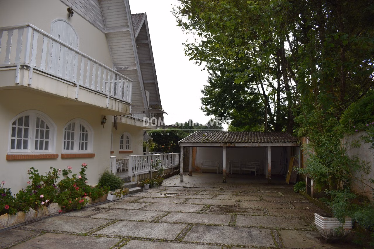 Casa de 1.015 m² em Campos do Jordão, SP