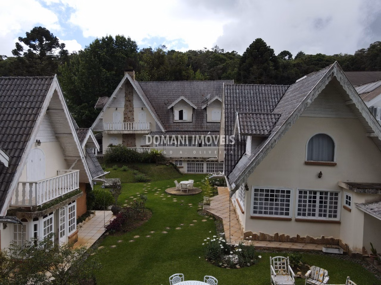 Casa de 1.015 m² em Campos do Jordão, SP