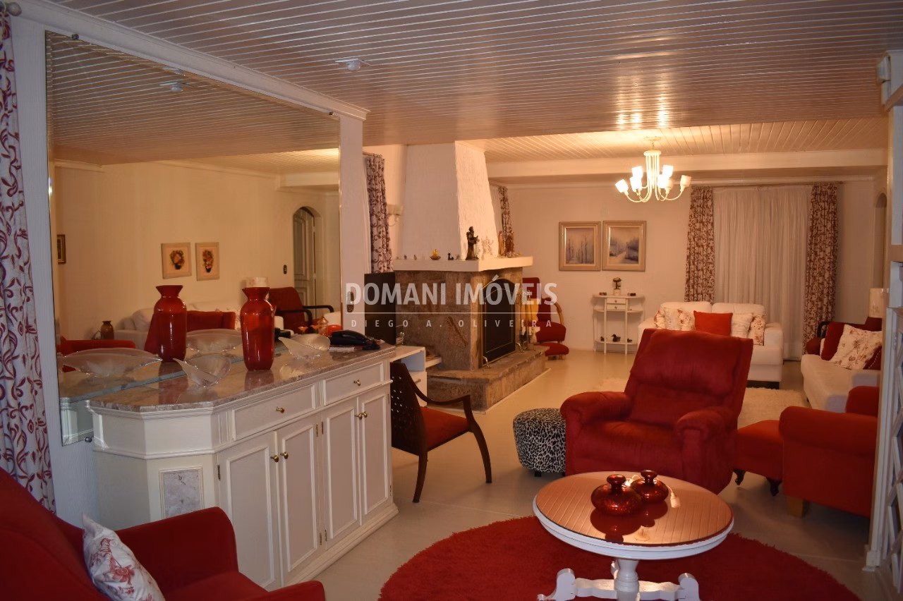 Casa de 1.015 m² em Campos do Jordão, SP