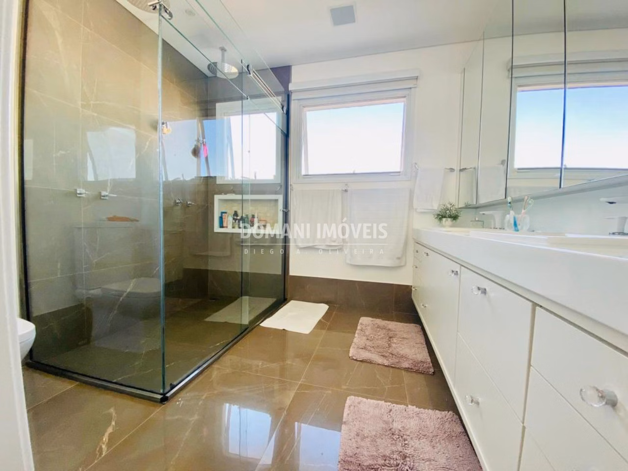 Casa de 720 m² em São José dos Campos, SP