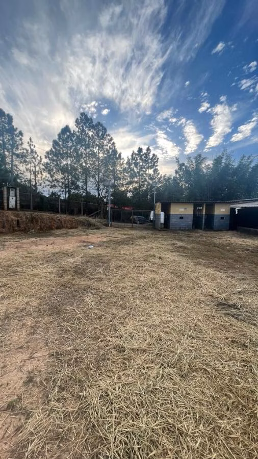 Terreno de 2.700 m² em Mairinque, SP