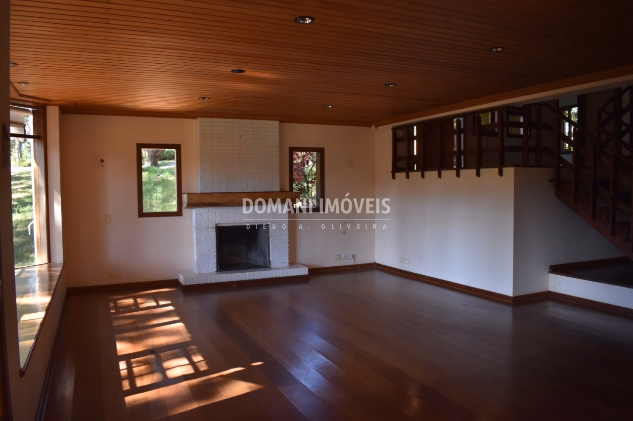 Casa de 4,740 m² em Campos do Jordão, SP