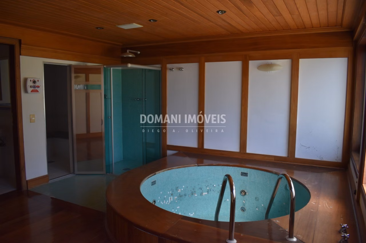 Casa de 4,740 m² em Campos do Jordão, SP