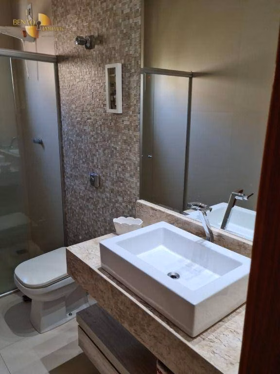 Casa de 375 m² em Cuiabá, MT