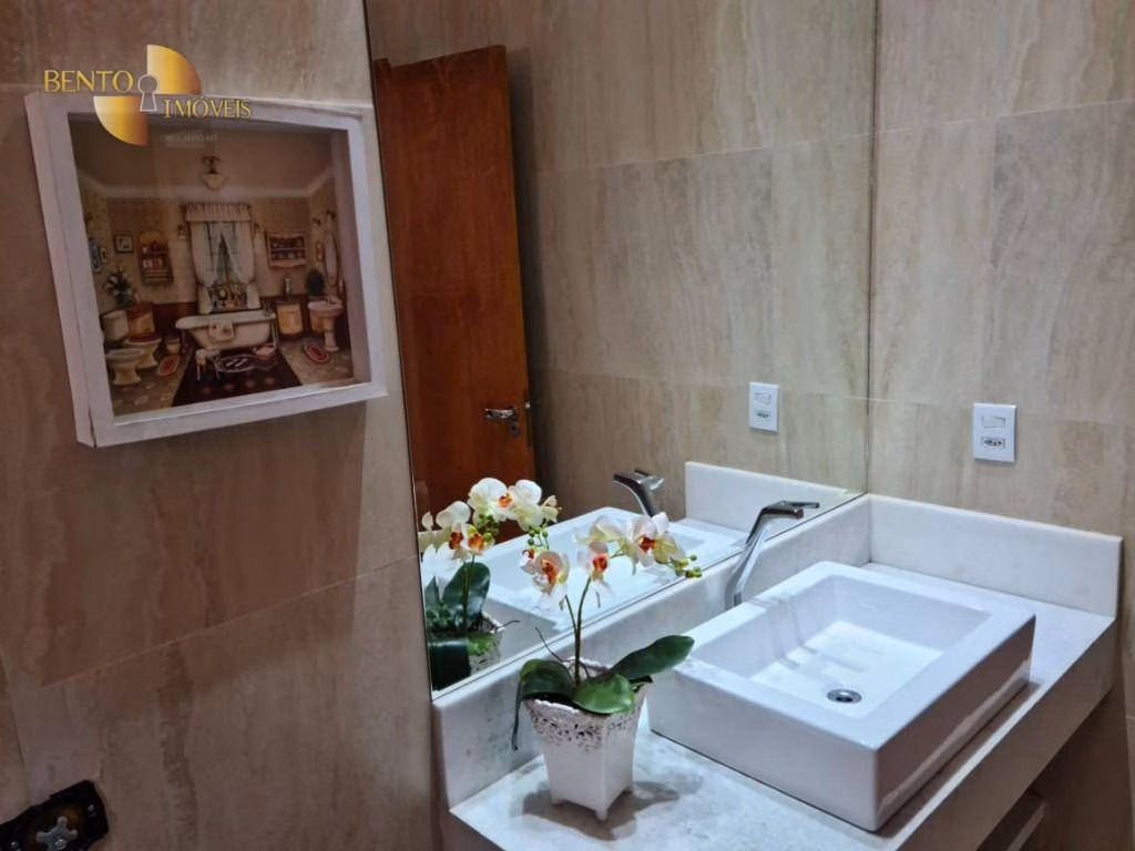 Casa de 375 m² em Cuiabá, MT