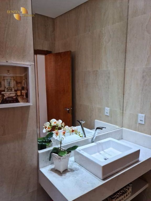 Casa de 375 m² em Cuiabá, MT