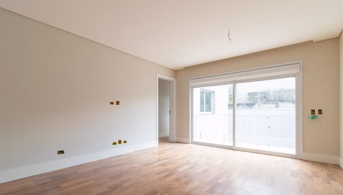 Casa de 570 m² em Santana de Parnaíba, SP